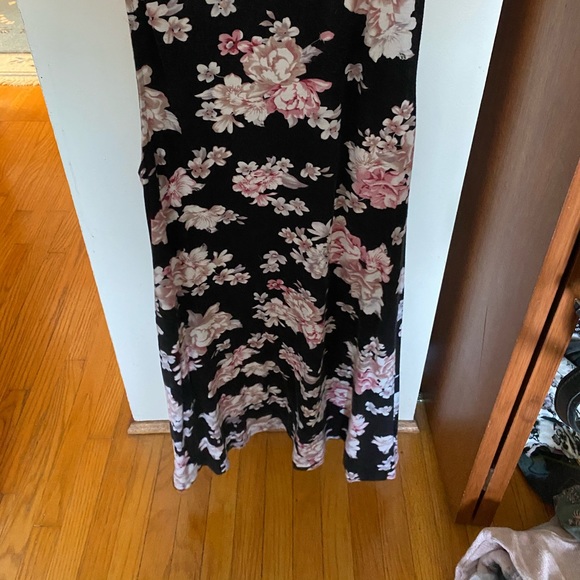 Cute floral dress - Picture 2 of 3